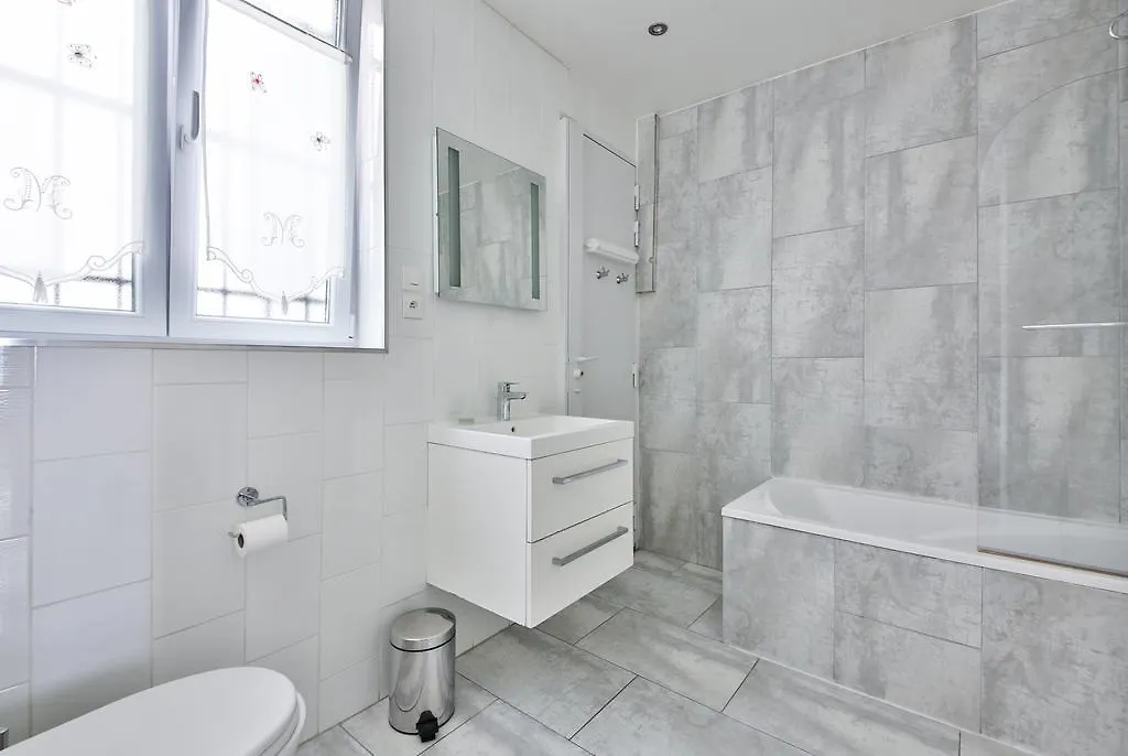 Two-Bedroom Apartment Champs-Elysees