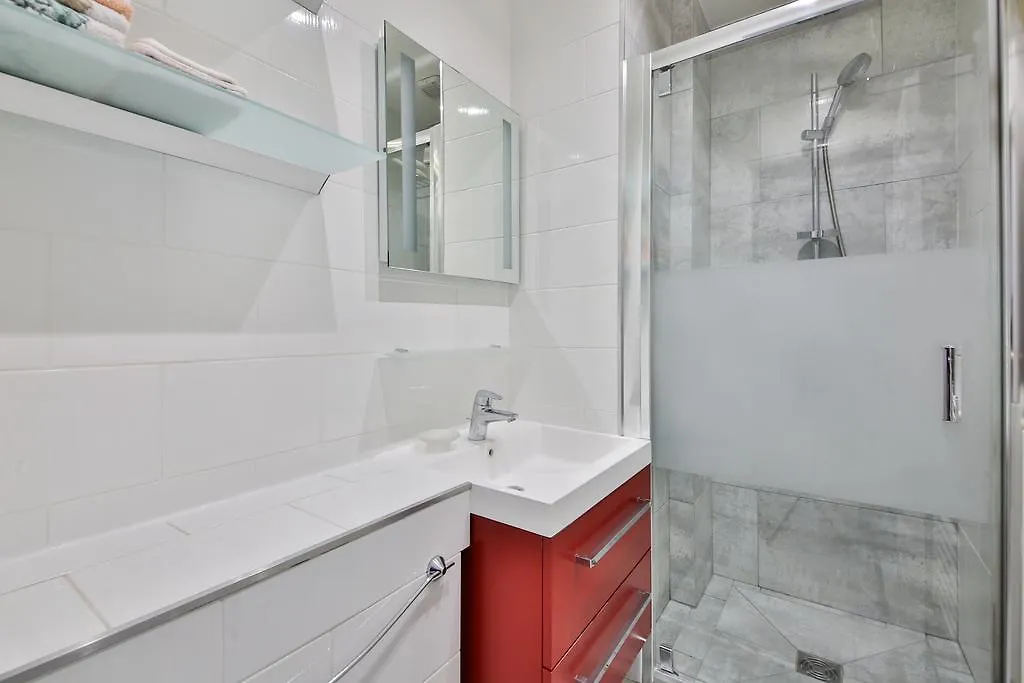 Apartment Two-Bedroom Apartment Champs-Elysees *
